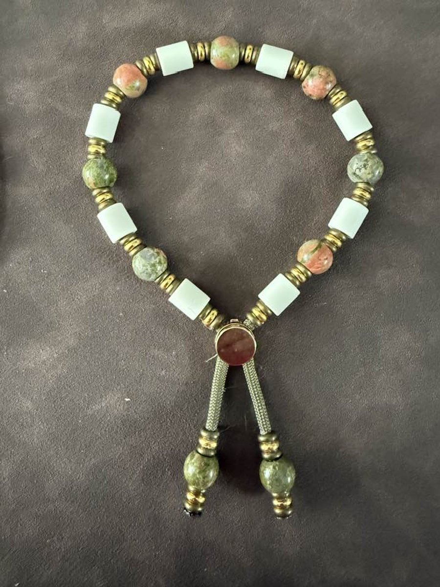Anti-tekenband ketting natuurlijk - hond - natuursteen - groen met rozeunakiet - lengte 28 cm - nekomvang vanaf 26 tot en met 30 cm - originele EM-X kralen lichtgrijs - maat S - groen roze - met unakiet natuurstenen