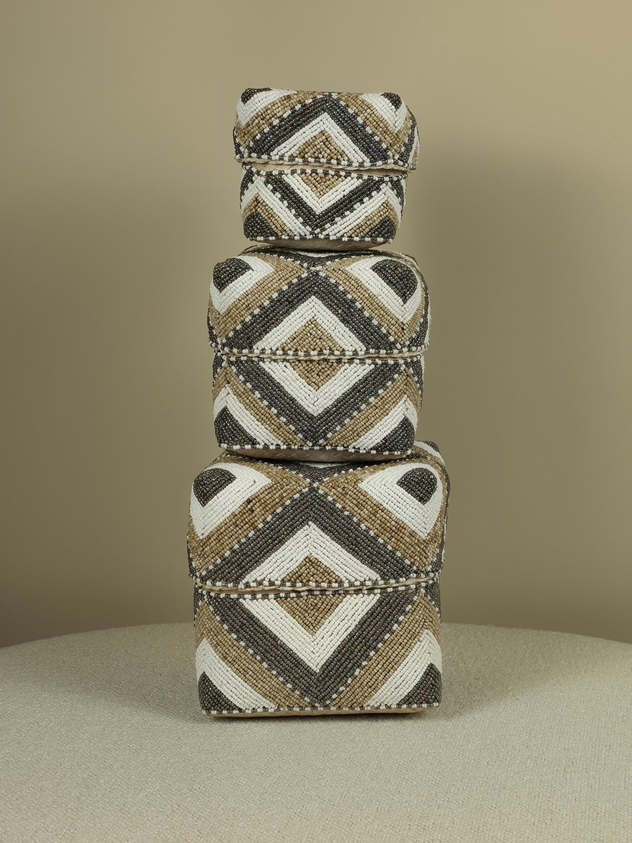 Blitzdeco - Balinese Offermandenset - Rory - Handgemaakt - Zilver Beige Wit - Met Deksel