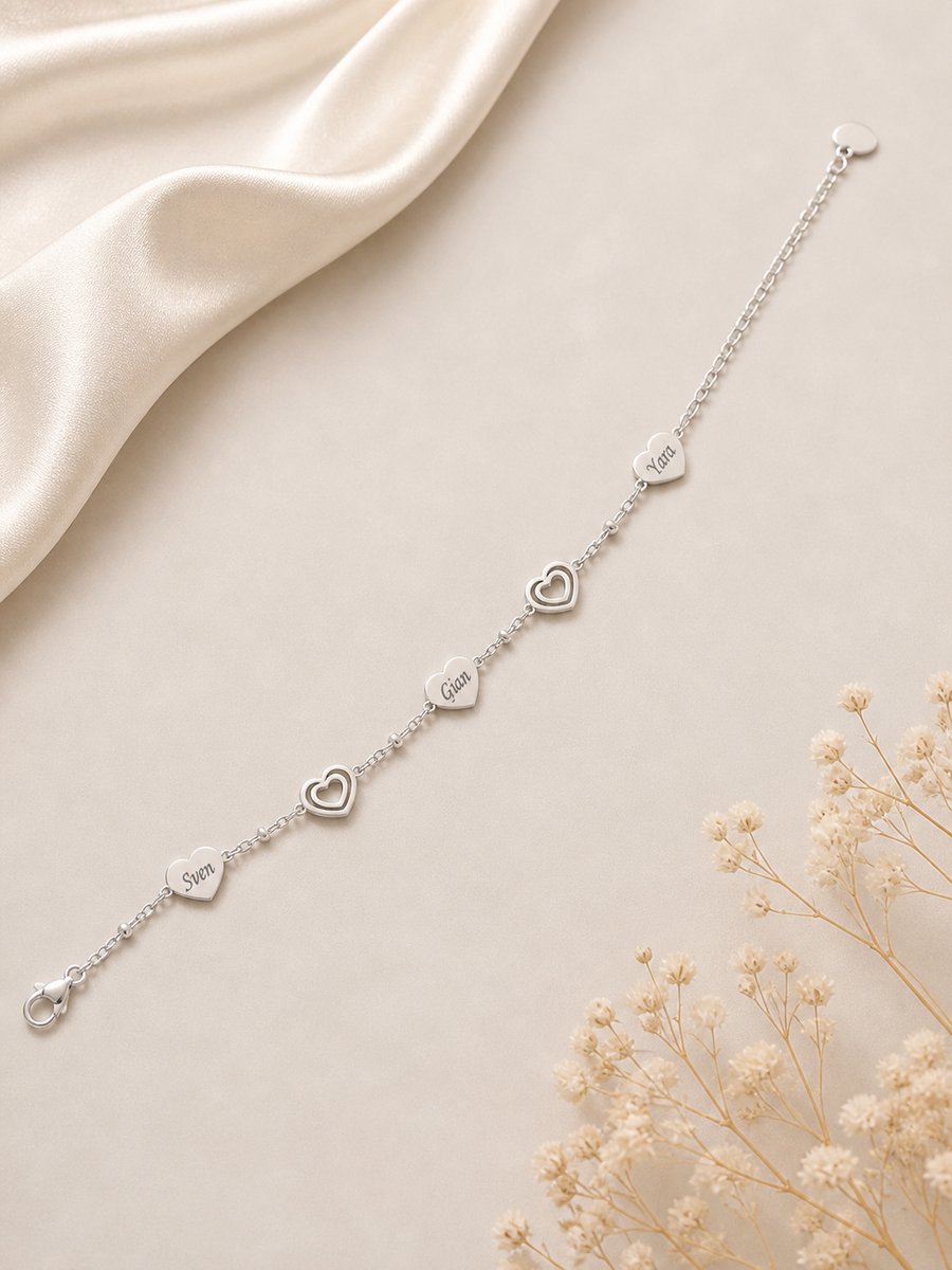 Armband Luna Zilver gepersonaliseerd sieraad met naam gegraveerd, leuk persoonlijk cadeau voor moeder, vrouw of vriendin.