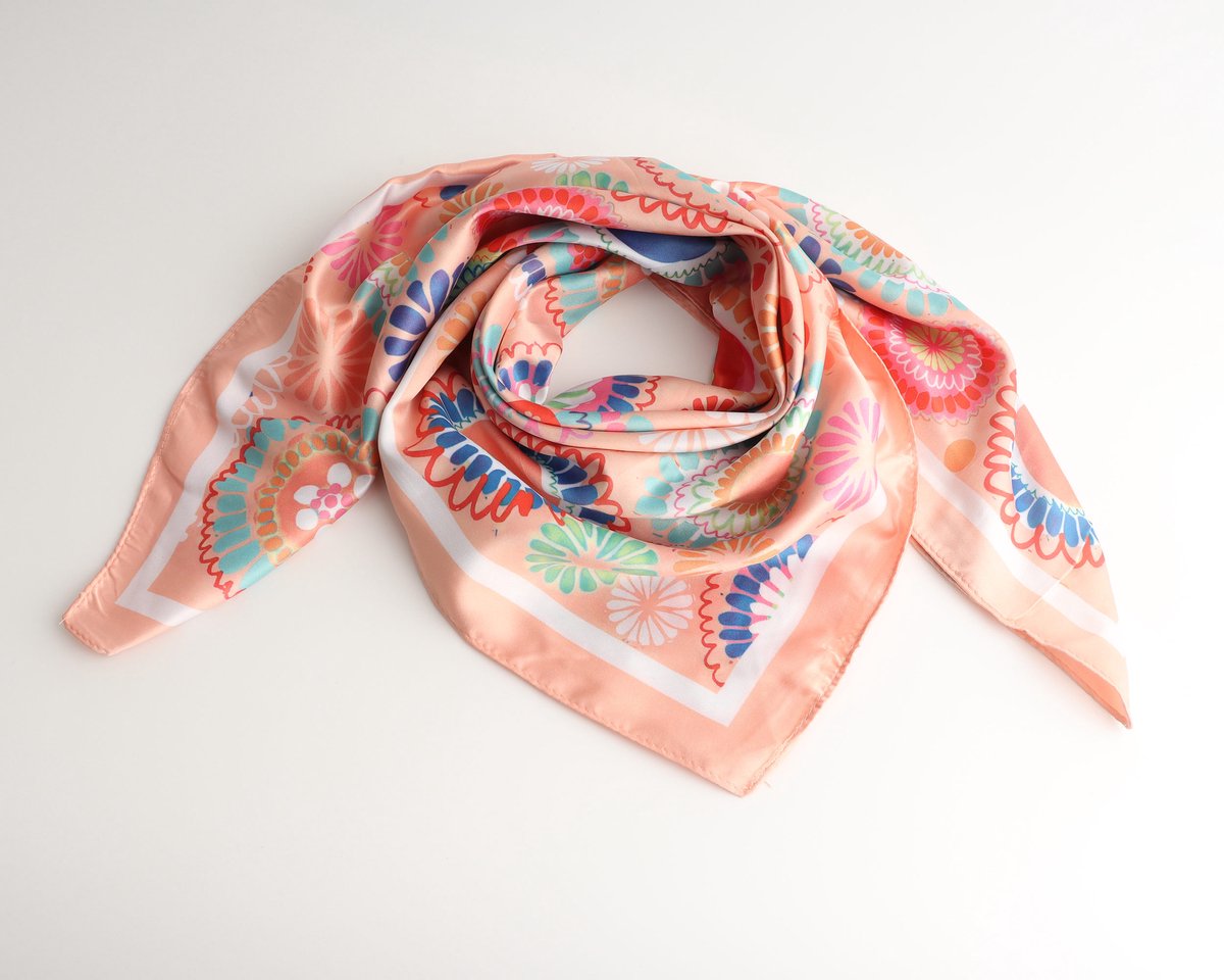 June Lira bandana dames – Multi mandala bloem print – Satijnlook – 70x70 cm