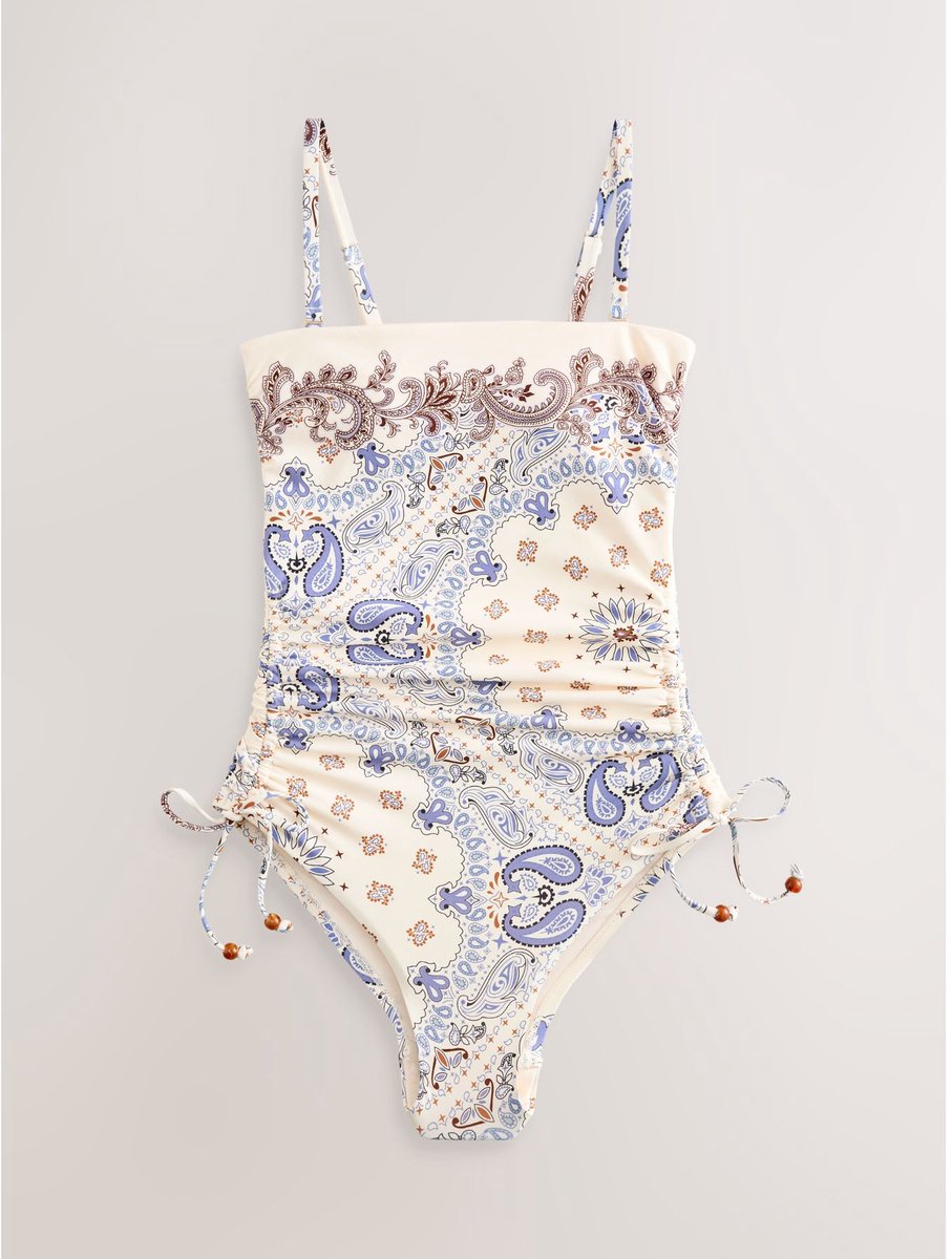 Next Dames - Vormgevend, buikcorrigerend bandeaubadpak met ruches op de pijpen - Crème Cream/Blue Paisley