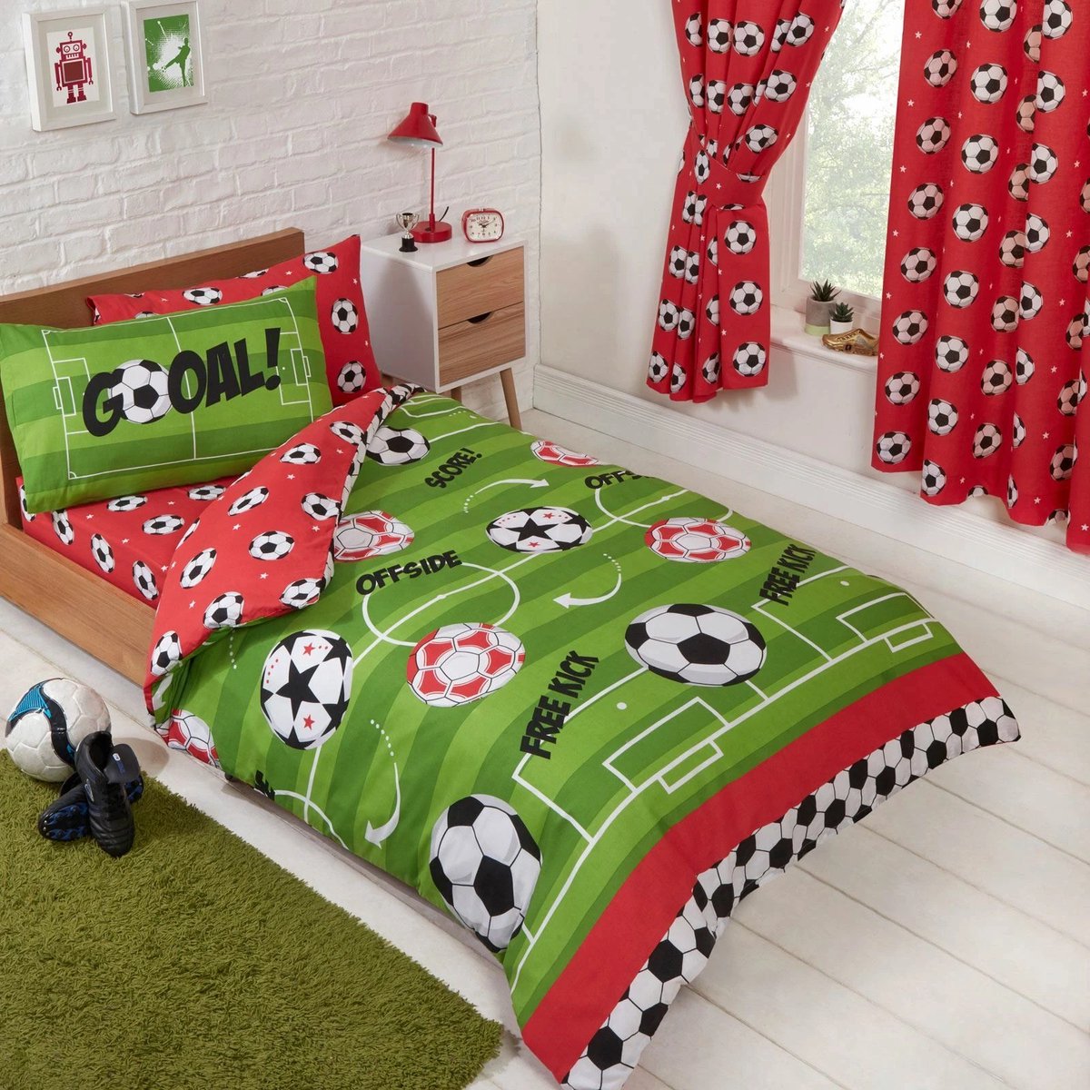 Voetbal Dekbedovertrek - Rood / Groen - 1-Persoons (geschikt voor 140x200 cm) - Inclusief Kussensloop - Goal / Score - Omkeerbaar