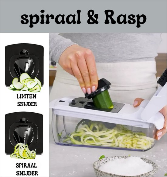 Salade Met Verse Groenten In Een Witte Plaat Op Houten Oppervlakte Tomaten Komkommers Uien Groene Paprika S Zwarte Olijven Sla 107916385
