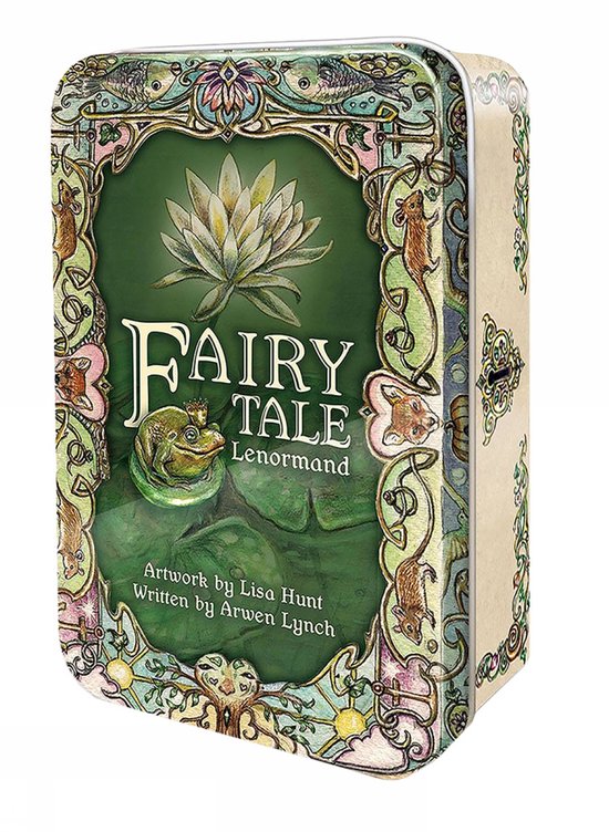Groene blikken doos met "Fairy Tale Lenormand" opdruk, illustraties van een kikker, waterlelie en muizen.