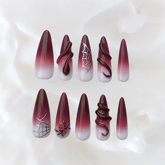 Foto: Handgemaakt press on nails rode lange almond nagels venomous silk maat s