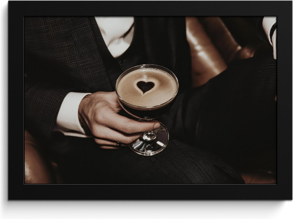 FrameYourWall Fotolijst inclusief poster - Posterlijst 30x20 cm - Posters - Hartje - Cocktail - Espresso Martini - Hand - Foto in lijst - Keuken decoratie muur - Wanddecoratie accessoires - Muurdecoratie - Schilderijen