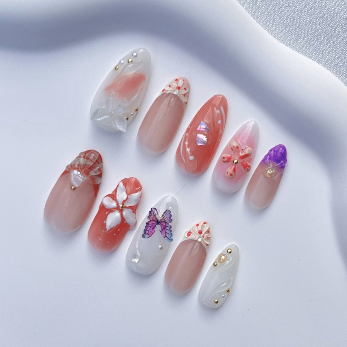 Goedkoopste Press On Nails - Handgemaakte Press On Nagels - Holiday Vibe Middellange Almond Nagels - Whispering Tides - Maat S