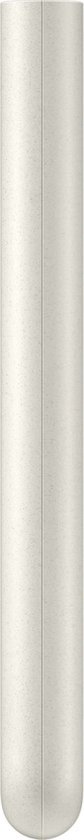 Gedetailleerde weergave van de geborstelde metalen textuur van de beige powerbank.