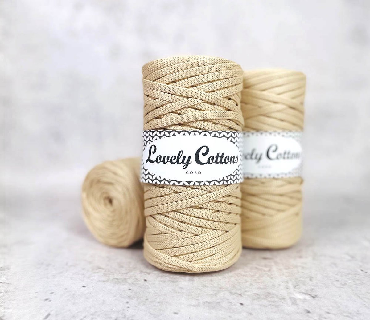 polyester koord lovely cottons 5mm plat zand 100 meter