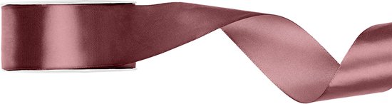 Un rouleau de ruban de satin rose poussiéreux foncé d'une largeur de 25 mm. Le ruban a un éclat satiné.