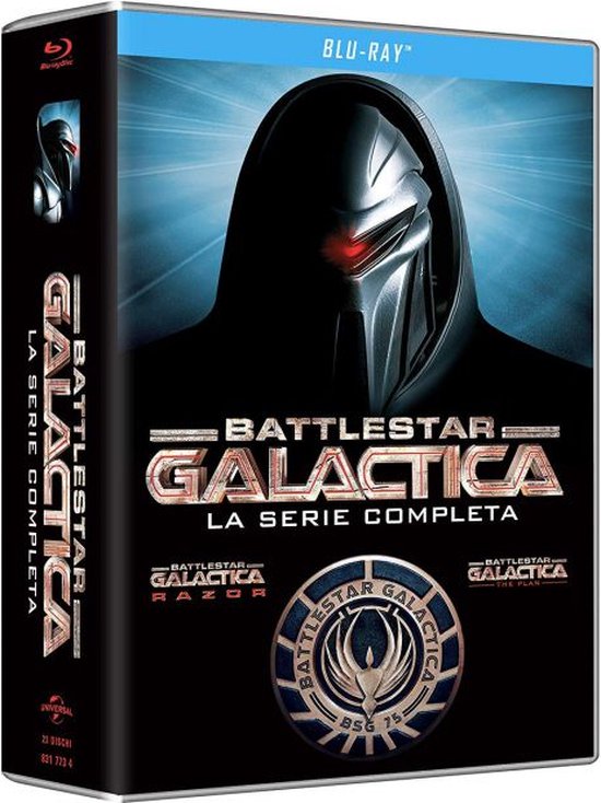 Blu-ray box met "Battlestar Galactica La Serie Completa" opdruk. Grote afbeelding van een Helm met rode ogen.