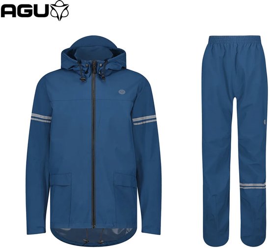 Blauw regenpak bestaande uit een jas en een broek, met reflecterende strepen.