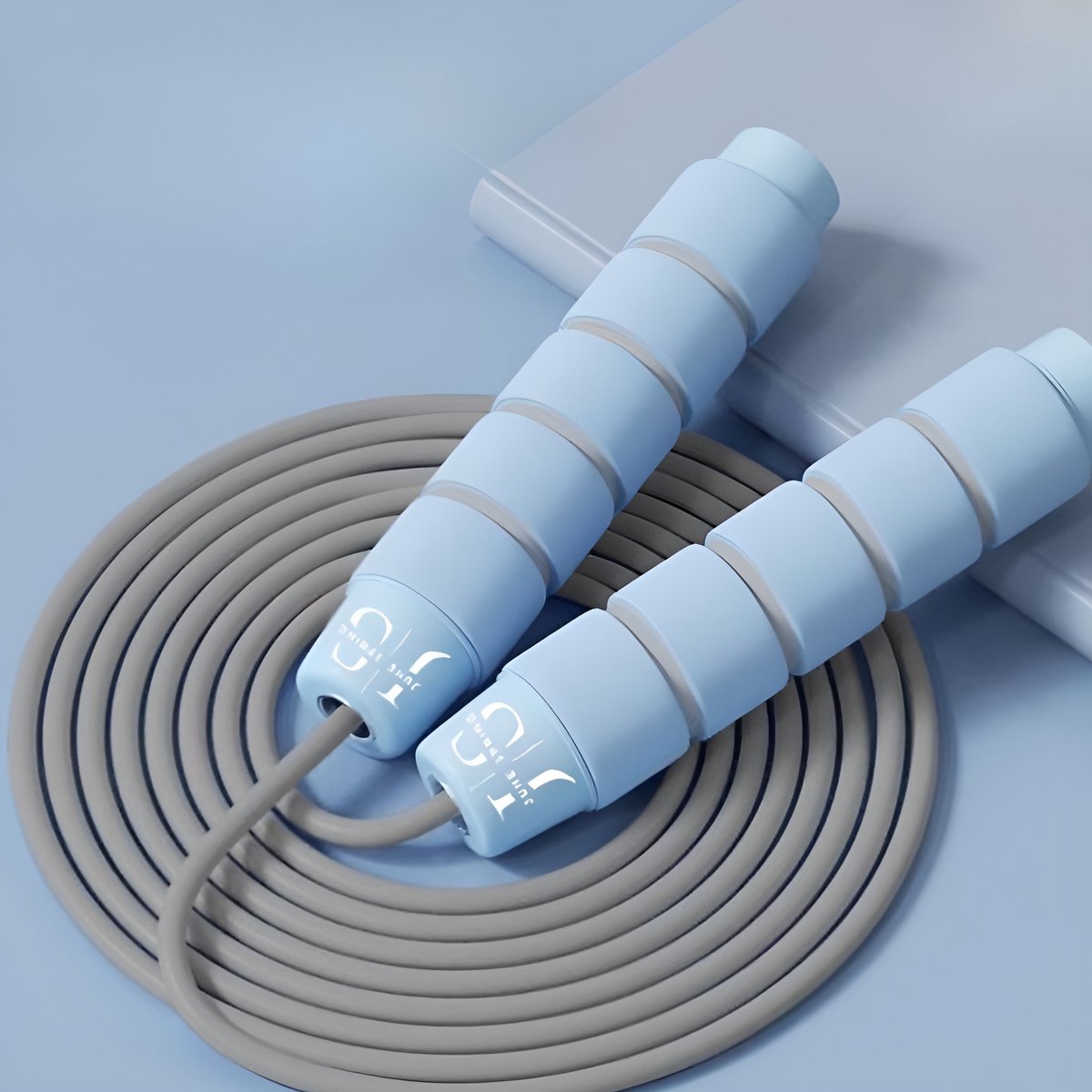 June Spring Springtouw - Kleur: Blauw - Hoge Kwaliteit - Lengte: 2.9M / Verstelbaar - Unisex - Geschikt voor Binnen & Buiten - Zweetbestendige Handvaten - Kids & Volwassenen - Speedrope - Professioneel Sport Springtouw - Touwtje Springen - Fitness