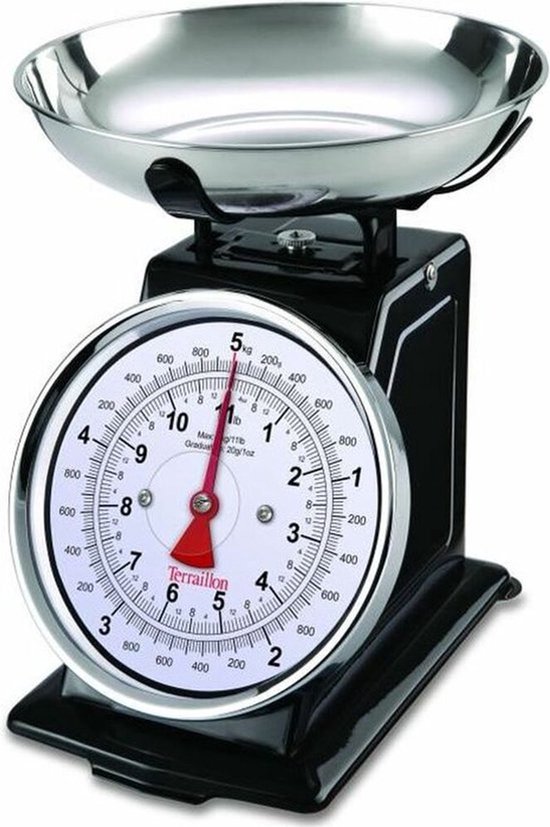 Zwarte retro keukenweegschaal van Terraillon met een metalen kom en een ronde wijzerplaat met schaalverdeling tot 5 kg.