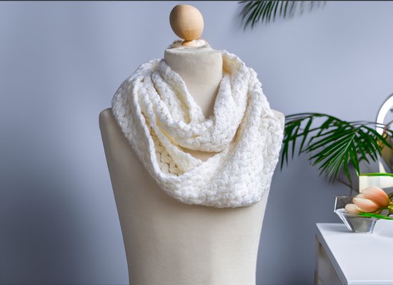 Witte dames colsjaal - nekwarmer - infinity sjaal - scarf - ronde col sjaal