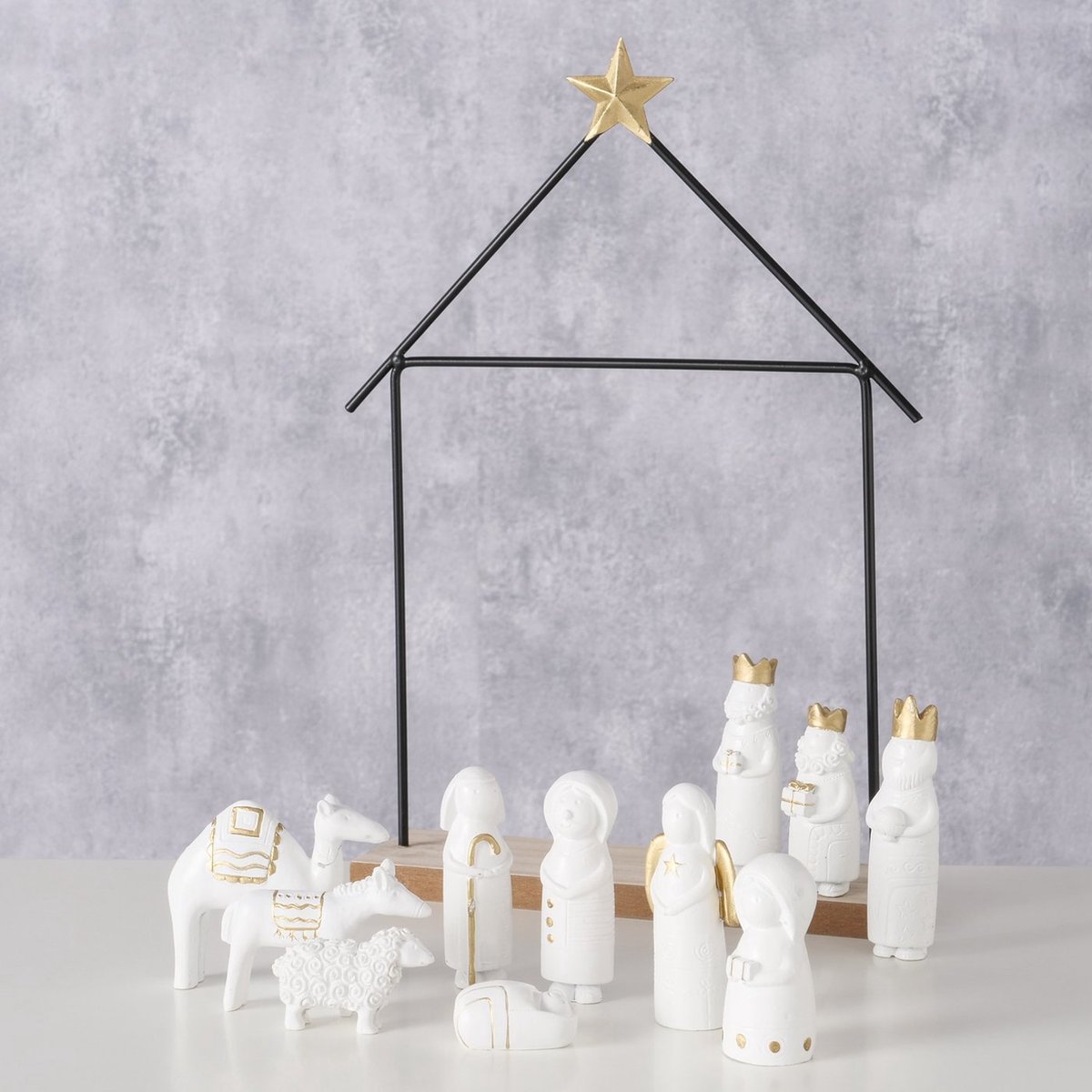 Boltze - Kerststal -Minimalistisch - NATOS - 11 figuren - Metaal - Polyresin -22x32x6cm