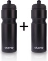 Twee zwarte Craved drinkflessen met een plus-teken ertussen.