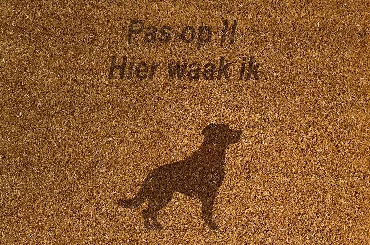 Deurmat met tekst - Deurmat kokos - Deurmat binnen - Pas op!! Hier waak ik - 40x60 cm - Kleur bruin - Humor - Hond - Grappig