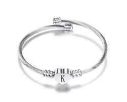 Love Letter Armband - Letter K - Verstelbare Stainless Steel Bracelet - Zilver Geplateerde Armband met Charmante - Elegant en Duurzaam Sieraad - Perfect Cadeau voor hem of Haar - Zilverkleurig - Cadeau - Valentijn - Hart - Hartje - Zilveren