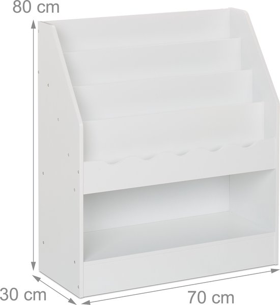 Wit kinderboekenrek van 80x70x30 cm met 4 schuine planken en een onder vak.