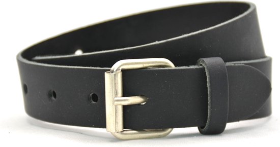 Zwarte leren kinderriem van 3 cm breed, met een zilverkleurige gesp. De riem is opgerold.
