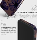 Bruin hoesje met donkerblauwe bloemenprint en schokabsorberende randen.