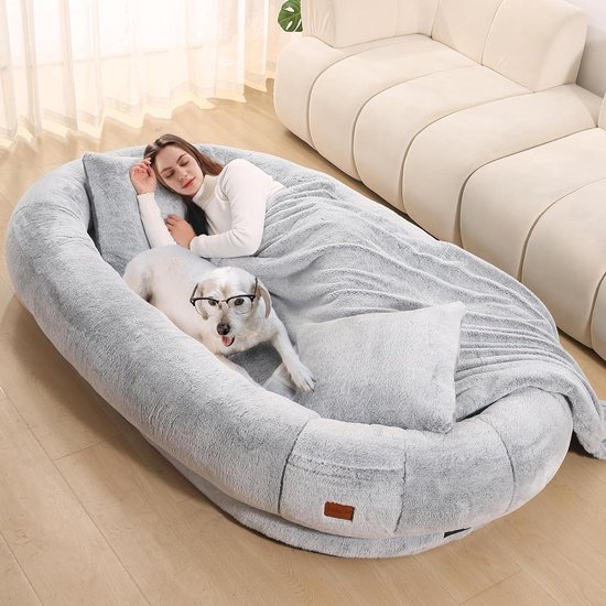 Gezellig Hondenbed Van Fluffy Stof – Met Antislip Bodem, Wasbaar, Beschermt Je Bank én Meubels – Grijs, 75x75 Cm