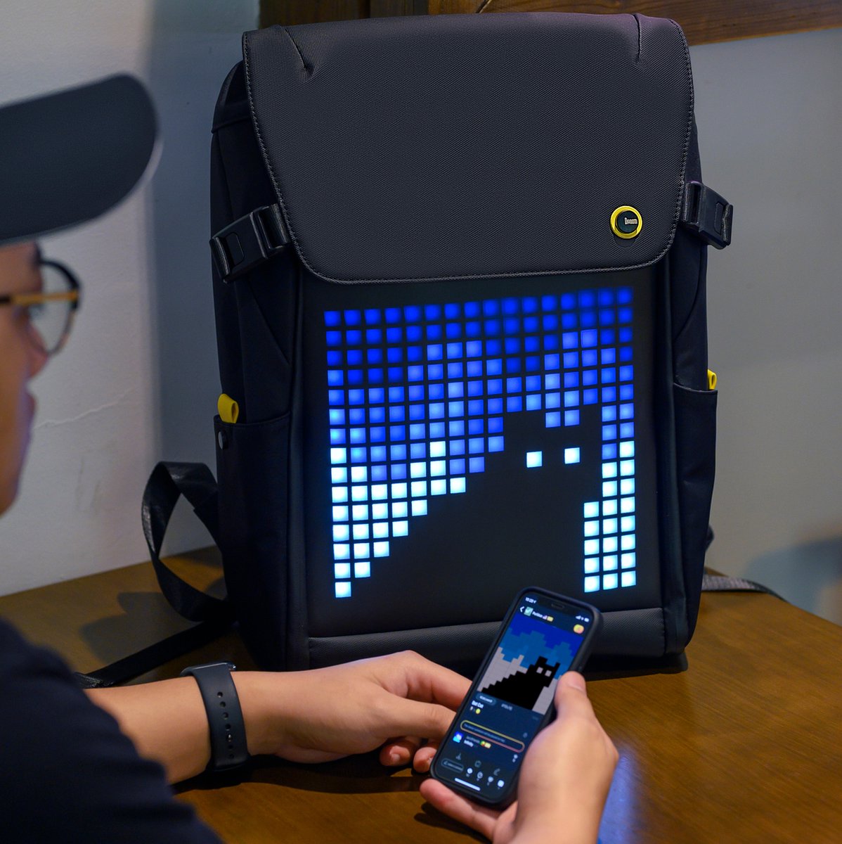 Divoom - smart LED pixel display - backpack M