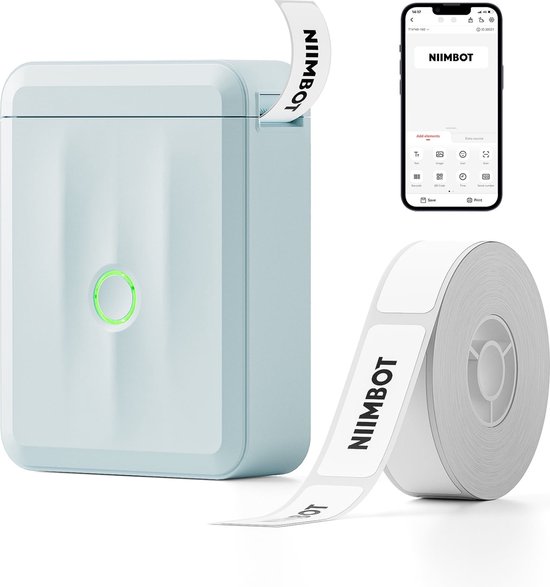 Blauwe Niimbot D110 labelprinter met een rol witte labels en een smartphone die de app toont.