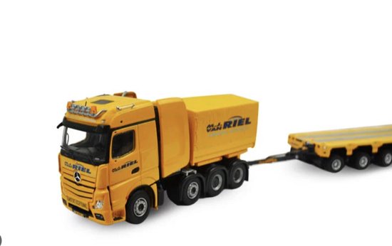 Gele Mercedes Actros vrachtwagen met opbouw en aanhanger. "M.J. van Riel" logo op de zijkant.