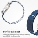 Perfect op maat. Dankzij de handige sluiting maak je dit bandje gemakkelijk, perfect op maat. Blauw nylon bandje met gegolfde rand.