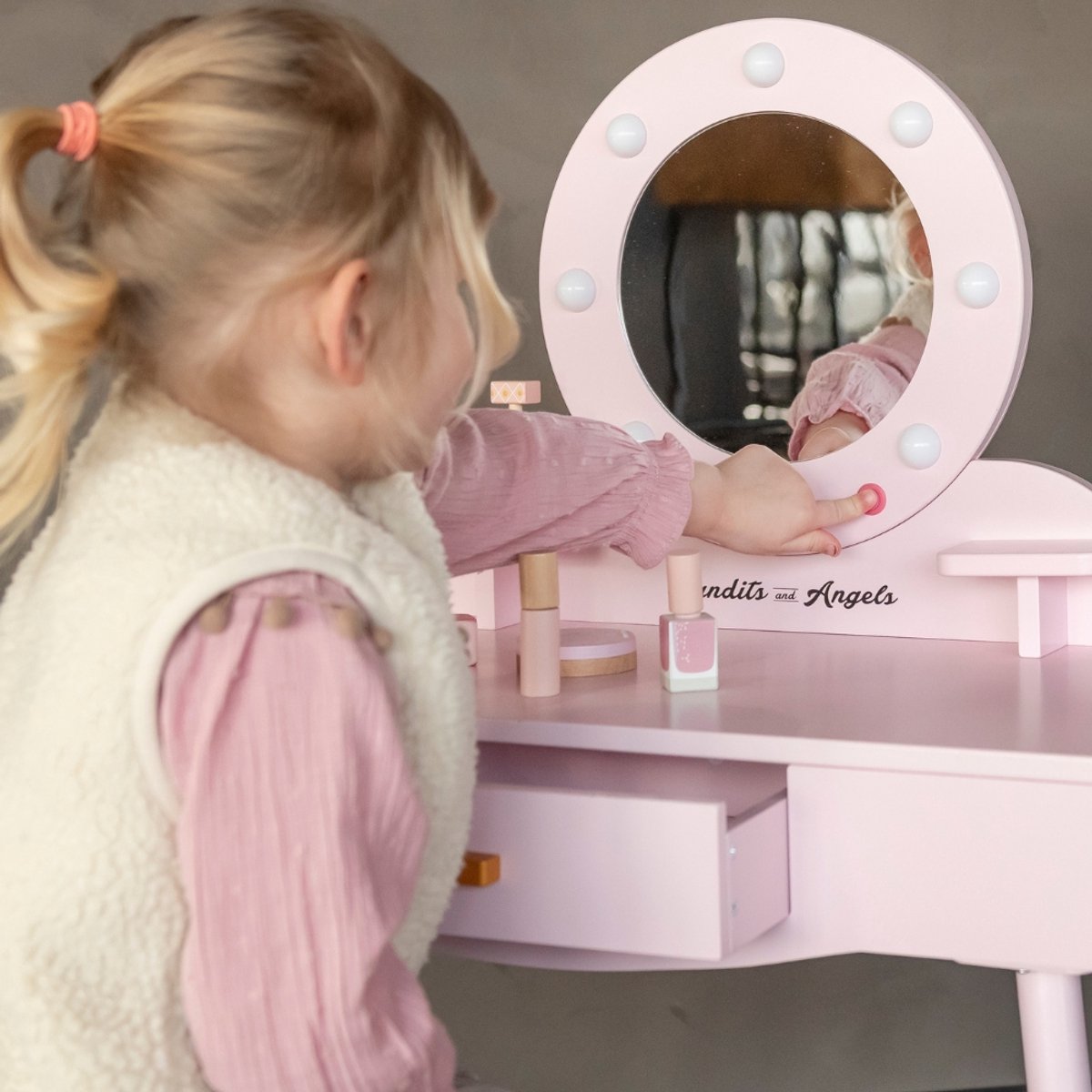 Bandits & Angels Kinder Kaptafel Sofia Roze Met Spiegel en Lampjes voor Meisjes vanaf 3 jaar - Houten Make-Up Tafel - Kaptafel Inclusief Krukje - Voor Kinderen — afbeelding 2