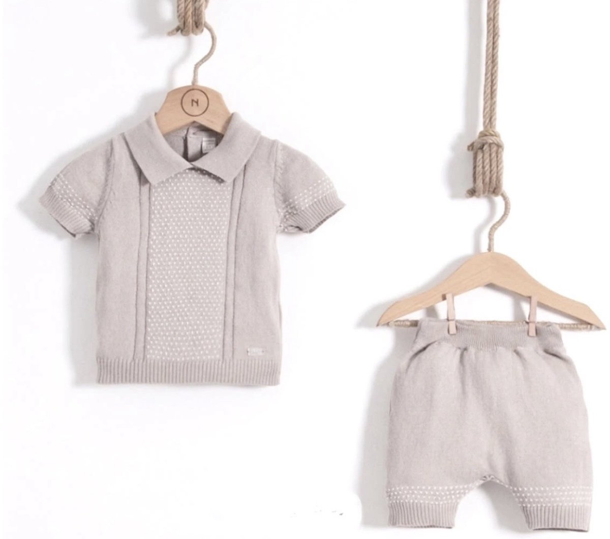 Baby jongens 2-delige katoenen polo set "Beige", verkrijgbaar in de maten 50/56 t/m 74/80