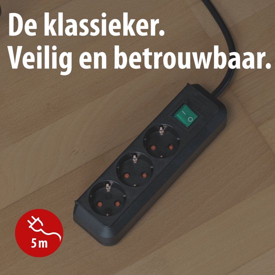 Zwarte stekkerdoos met drie geaarde stopcontacten, een groene aan/uit-schakelaar en een 5 meter lange kabel.