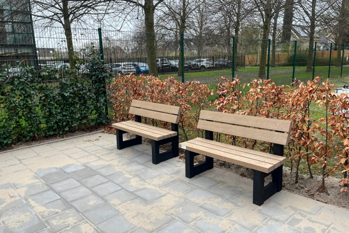 Rockwood® Parkbank Lounge Zwaar Kunststof - Sand Beige 5cm dik 1.20m inclusief montage op locatie Naturel