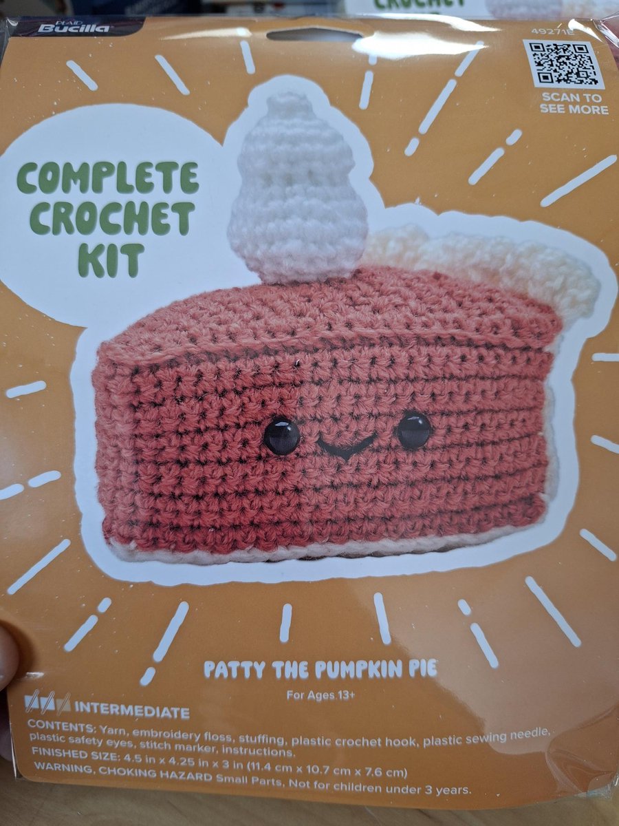 Plaid Bucilla - haken - Haakpakket - Amigurumi Kit - Patty The Pumpkin Pie - 49271E