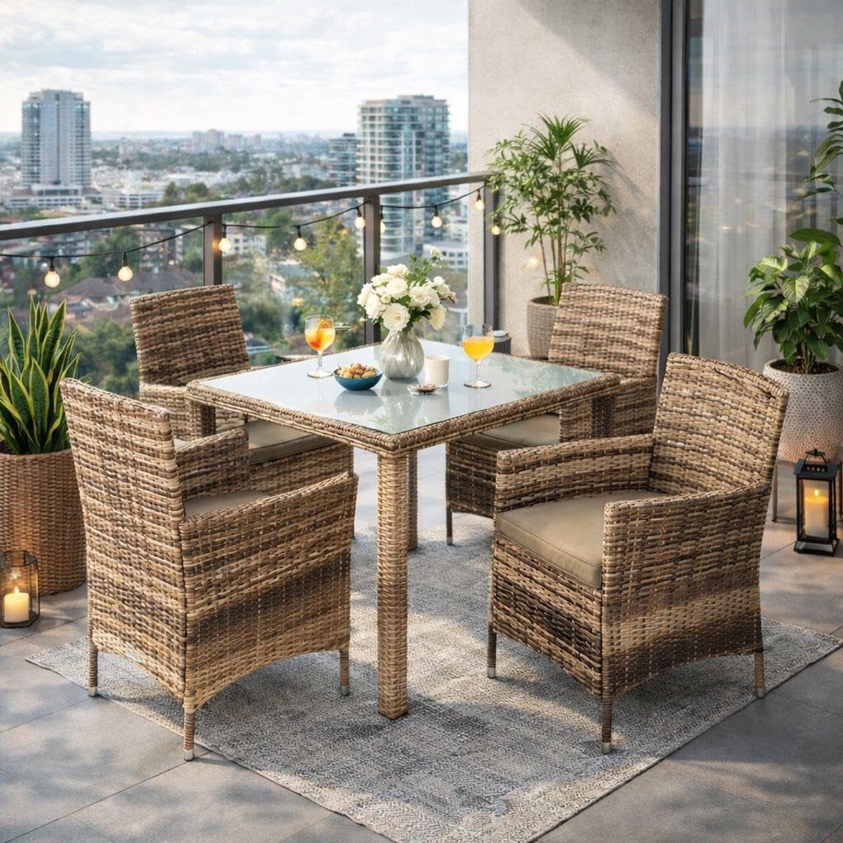 Polyrotan tuinmeubelset voor 4 personen – Luxe zitgroep met stoelen en glazen tuintafel – Rotan tuinset & eetgroep – Beige-bruin | House&Garden