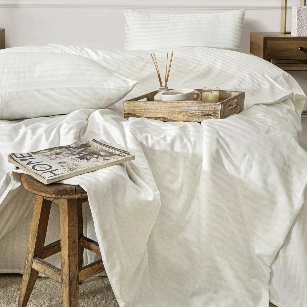 Boraboi ® Stijlvol en Modern Katoen-Satijnen 200x220 cm Luxe Dekbedovertrekset – Tweepersoons –Crème Kleur ,Gestreept (4-delig)