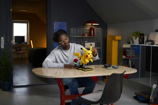 LEGO Pokémon Pikachu et Pokéball Kit de construction pour adultes et décoration intérieure - 72152