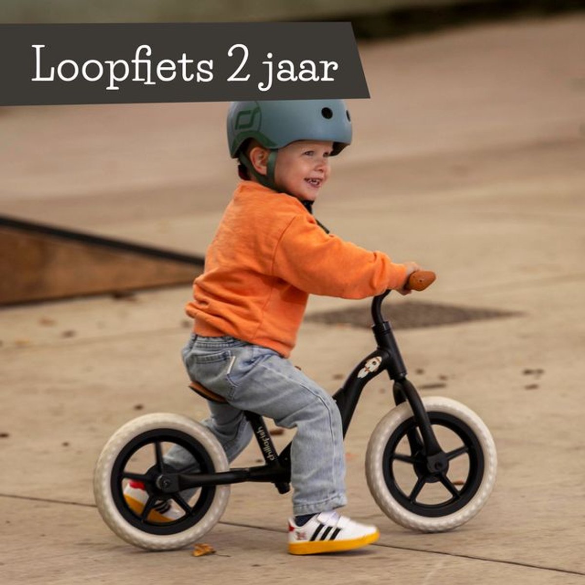 Chillafish Loopfiets 2 jaar - Lichtgewicht met verstelbaar zadel en stuur - Zwart - Loopfiets voor jongens en meisjes tot 4 jaar met handvat om te dragen en anti lek banden - Model Charlie — afbeelding 10