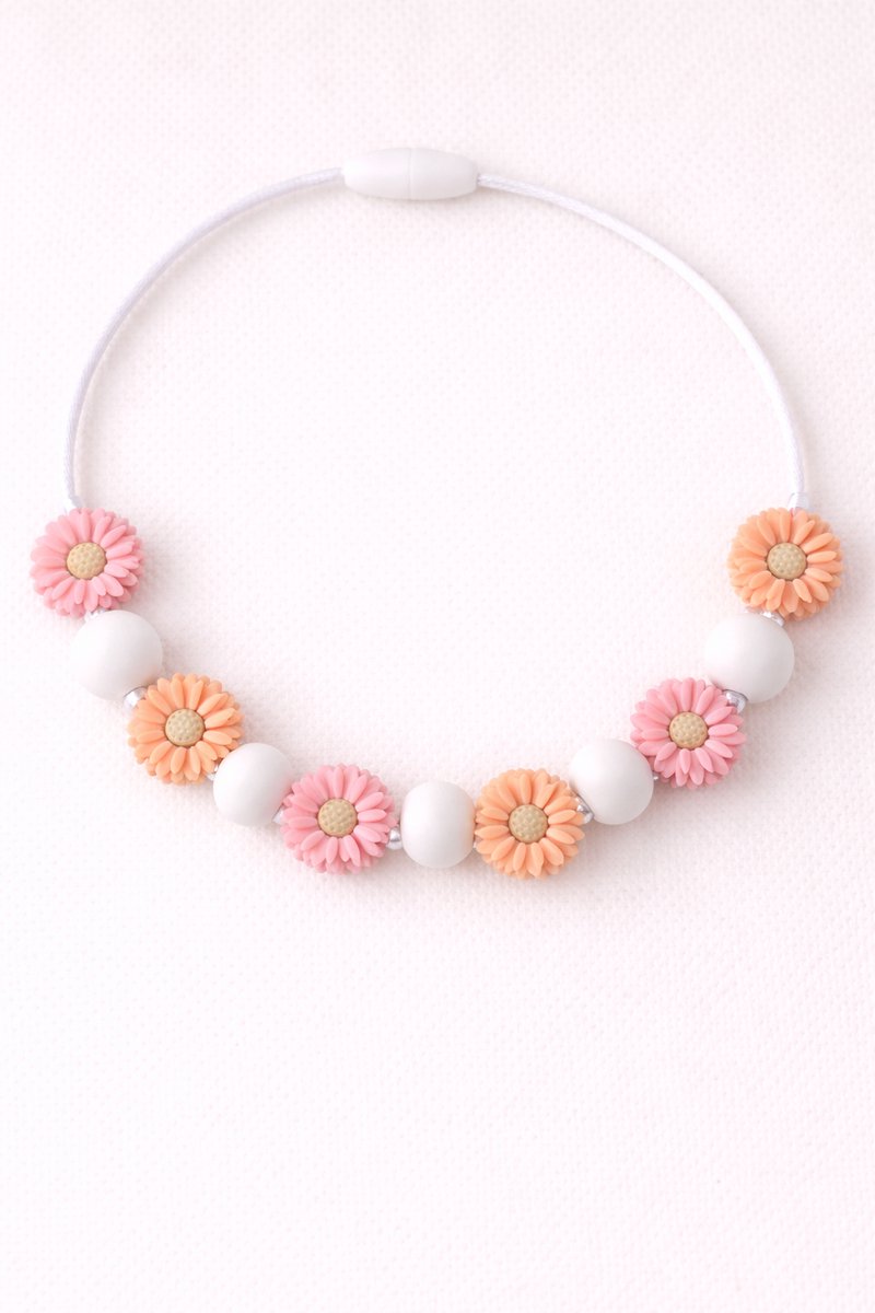 kinderketting met siliconen bloemen | veilige break away sluiting | meisje | cadeau | wit-roze-zalm roze |