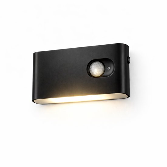 Zwarte, gebogen bewegingssensor nachtlamp met een licht aan de onderkant, geïsoleerd op wit.