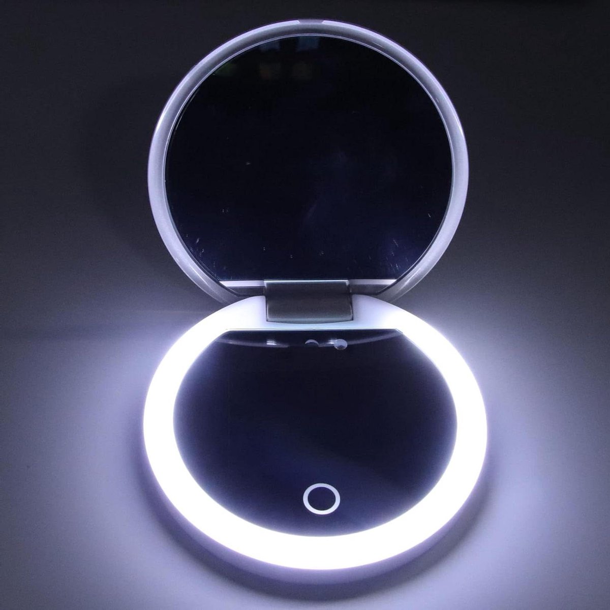 Allecto- Compacte Reisspiegel met UV-camera - 2x Vergroting - Draagbaar - Verlicht - Handtas - Draagbare Spiegel - Geschikt voor Zonnebrandtest - Zwart - Model XYZ.