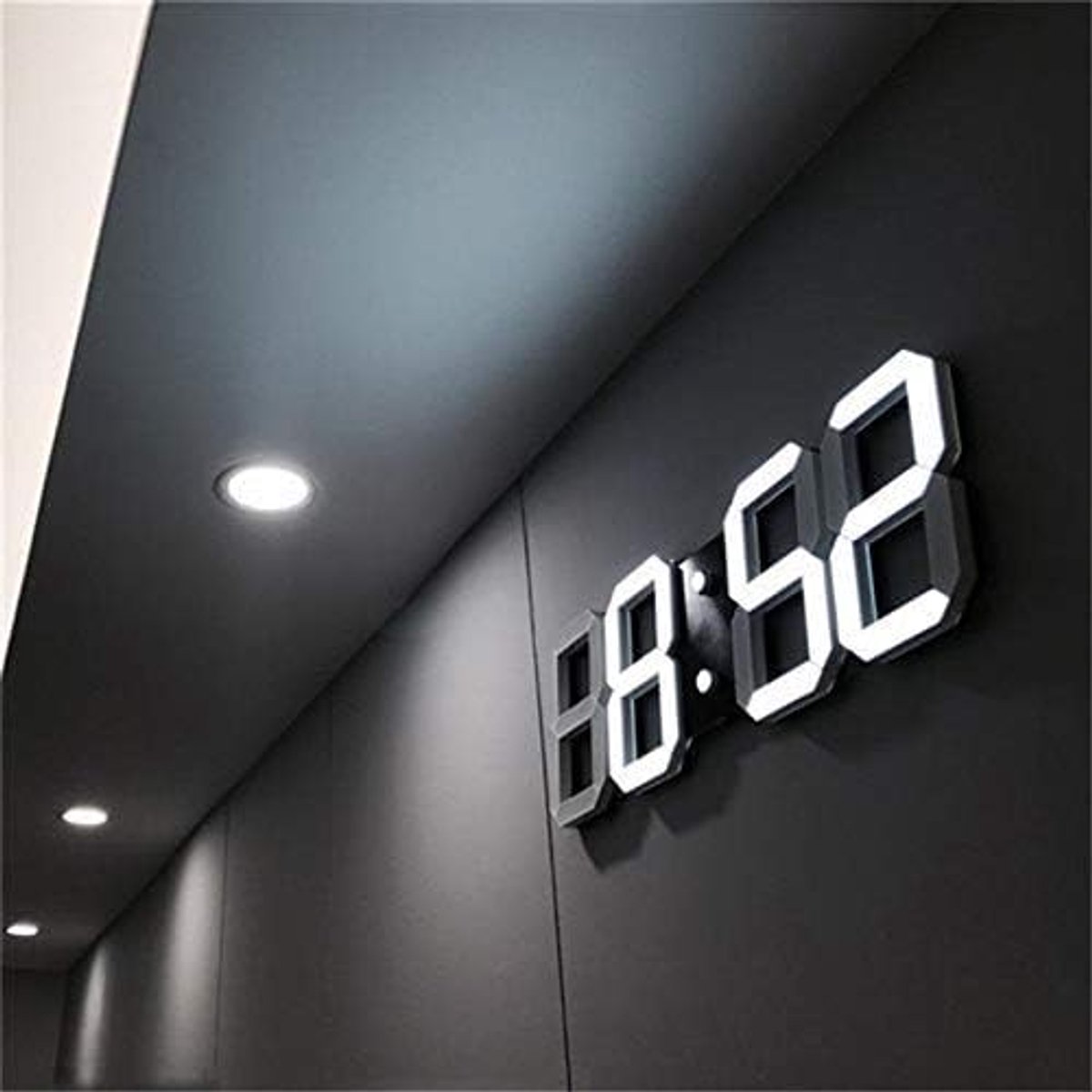 JeiibrZui 3D LED Wandklok - Digitale Wekker - 12 Of 24 Uur Weergave / Automatische Helderheidsaanpassing - 1 Stuk - Voor Thuis Keuken Kantoor Nachtlampje - Wit