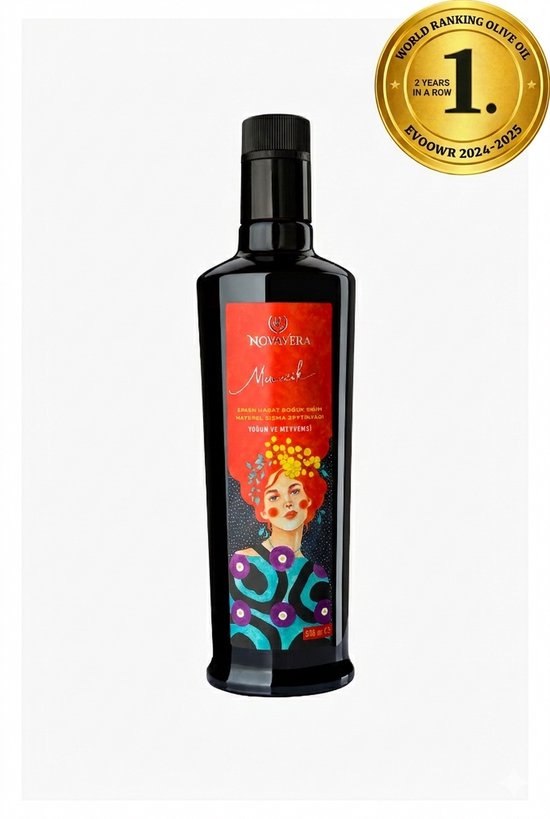 Zwarte fles olijfolie met etiket van een vrouw met gele en blauwe bloemen in haar rode haar. "NOVA VERA" logo.