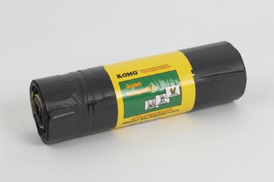 Rol zwarte vuilniszakken van KOMO met een gele band waarop staat 'Komo Augure'. Gemaakt van gerecycled plastic.