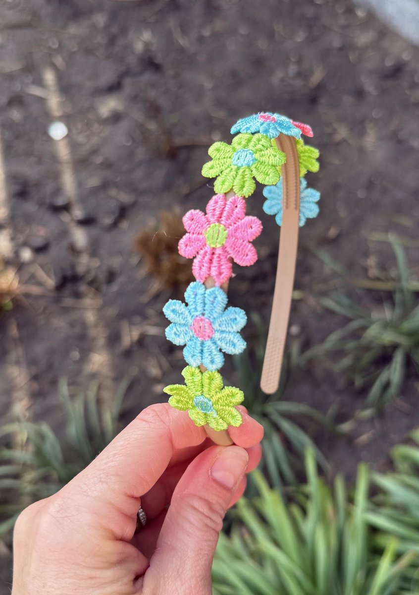 Diadeem - Meisjes diadeem - Diadeem met madeliefjes - Haarband met madelief felle kleuren - Meisjes haarband - Haarbandjes - Haaraccessoires - Haaraccessoires voor meisjes - Handmade - bloemen diadeem - Bruiloft - Haaraccessoires Bruiloft - Cadeautje