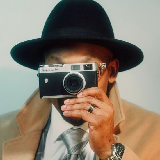 Campsnap Pro Digitale Camera - Schermvrije Retro Fotocamera - 16 Megapixel - 4 Ingebouwde Filters - 500 foto's - Minimalistisch Vintage Design - Met Xenon Flits - Oplaadbaar - 4GB - Zwart