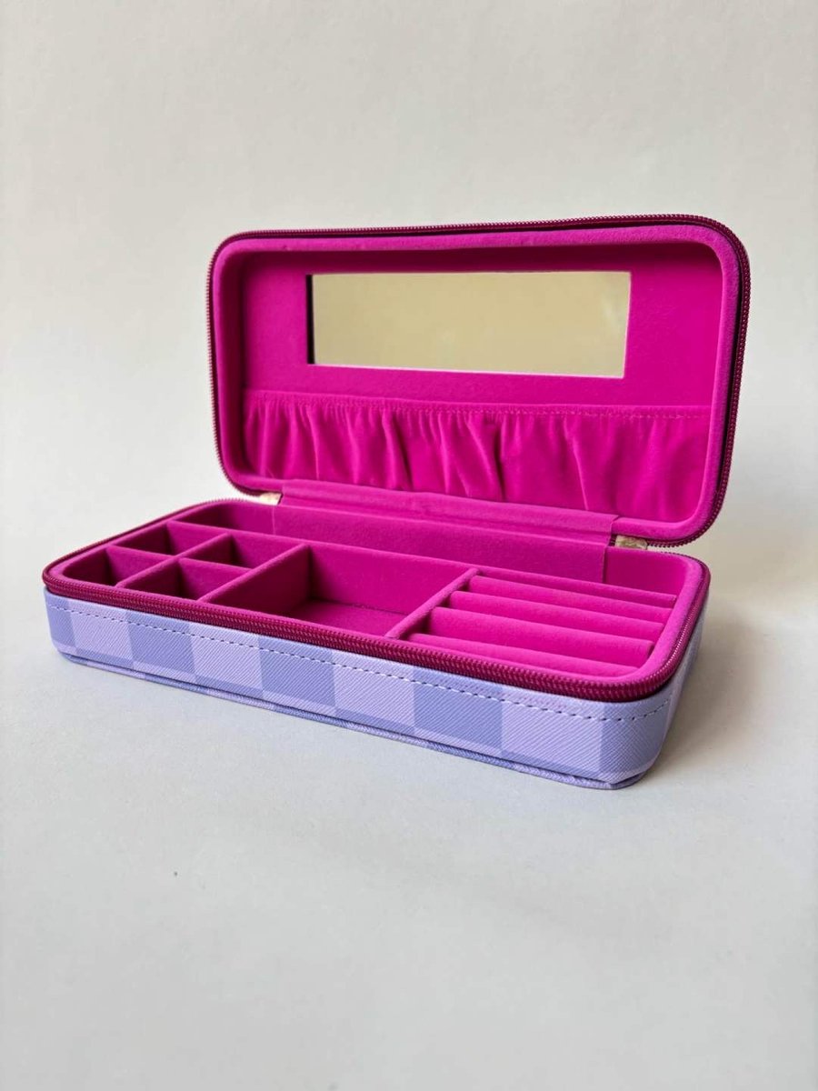 Sieradendoos | Sieradenopberger | Lala | Fuchsia | Paars | Sieraden | Juwelendoos | Juwelen doos | Juweel | Interieur | Vakantie | Reizen | Woonaccessoires | Woonaccessoire | Mode | Fashion | Accessoire | Trendy | Trending | Gadget | TikTok | Style