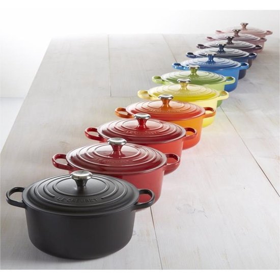 Le Creuset Braadpan Signature Ovaal Kersenrood – Ø 31 cm / 6,3 Liter – Grote Gietijzeren Stoofpan – Ovale Vorm voor Braadstukken en Gevogelte – In Levendige Rode Emaille – Voor Oven, Inductie en Groot Gasfornuis